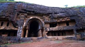 Explore The Bhaja Caves In Lonavala