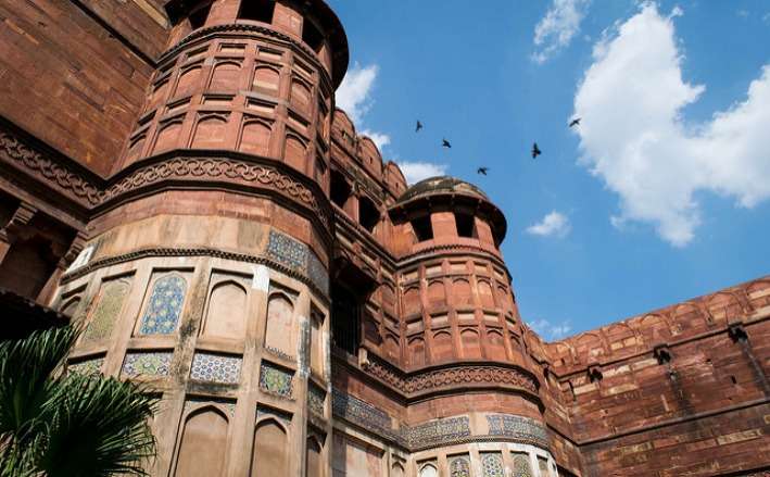 Set Off On An Adventurous Trip To Agra And Delhi