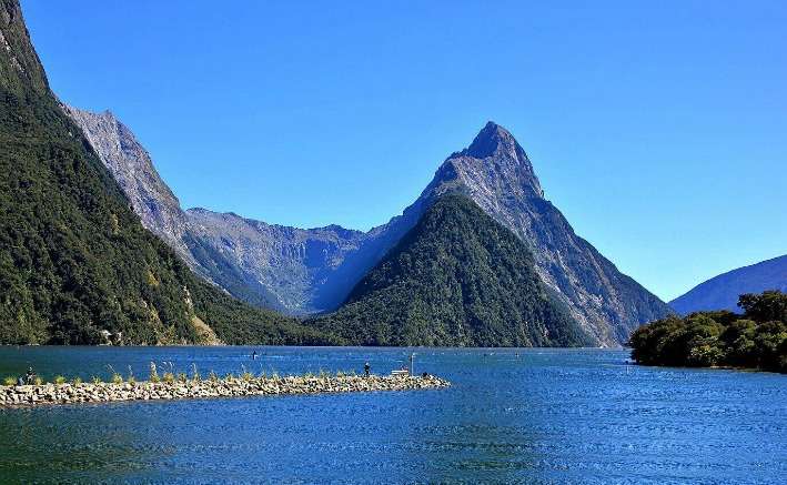 Extraordinary New Zealand Tour Package