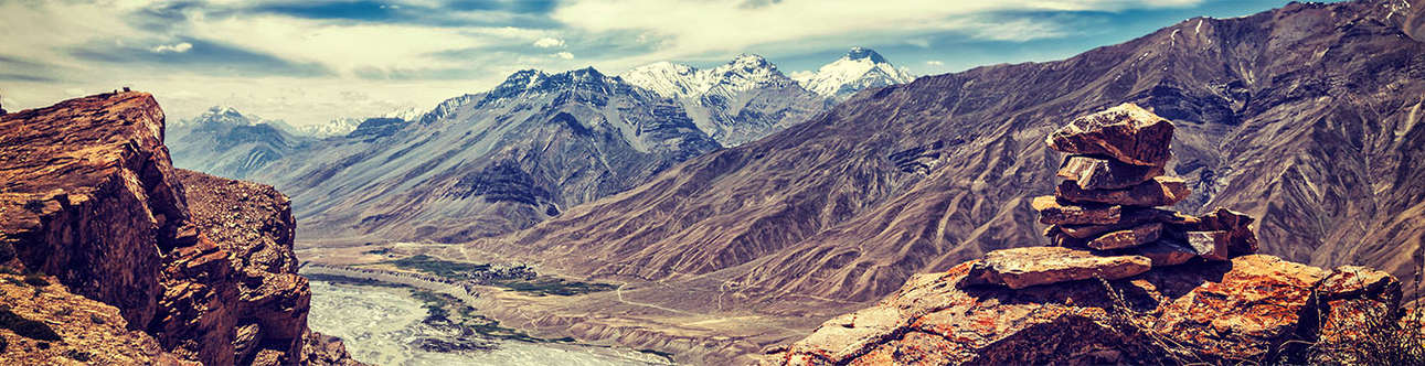 A beautiful view of the gorgeous hills of Himachal Pradesh