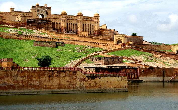 Exciting Jaipur Udaipur Family Tour Package