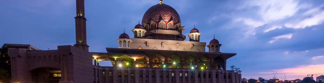 Visit the National Mosque Of Malaysia In Kuala Lumpur