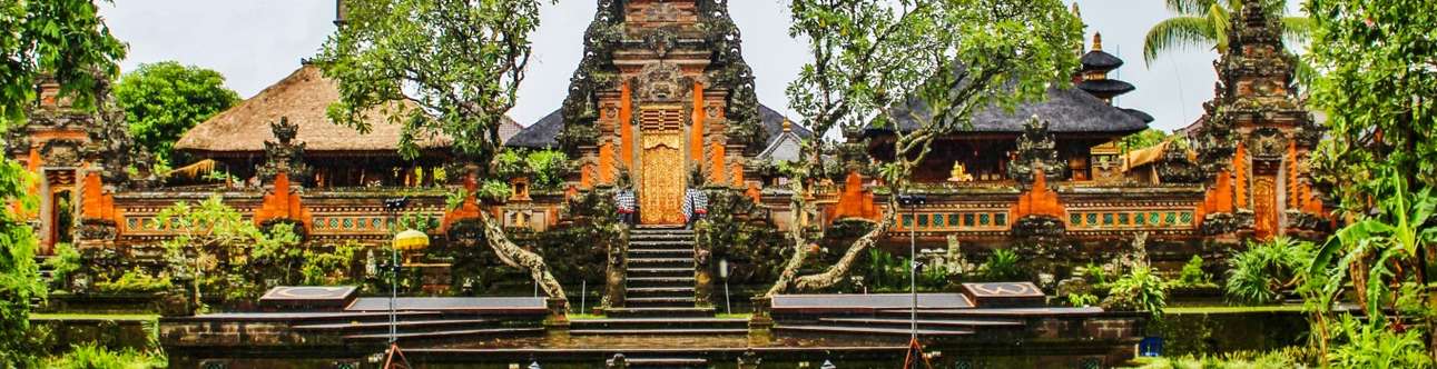 Visit the beautiful Taman Ayun Temple in Bali