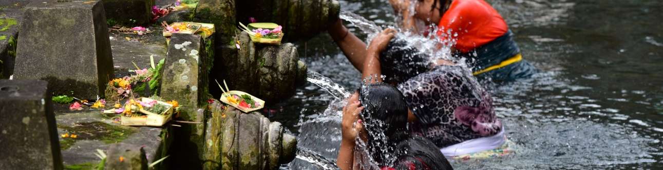 Experience the culture of Balinese Hindu by bathing in holy springs
