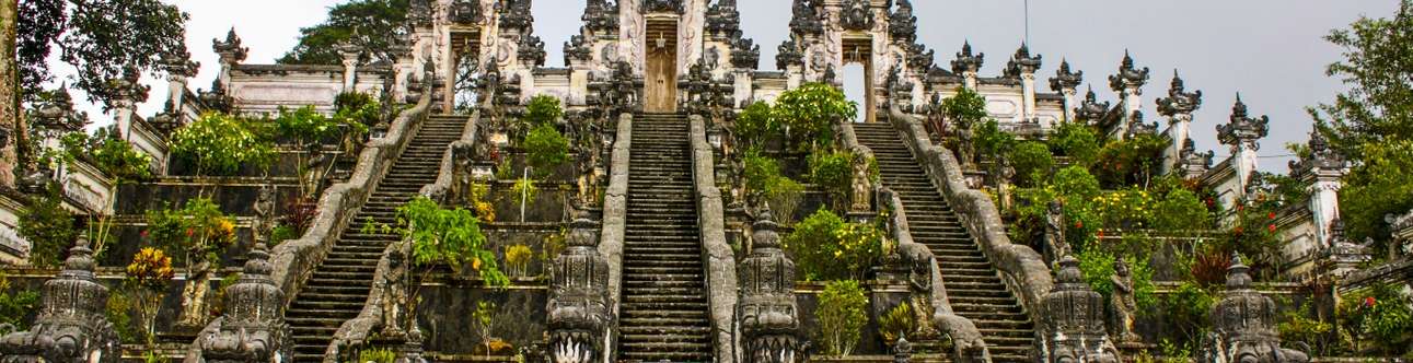 Visit the Pura Lempuyang Luhur In Bali