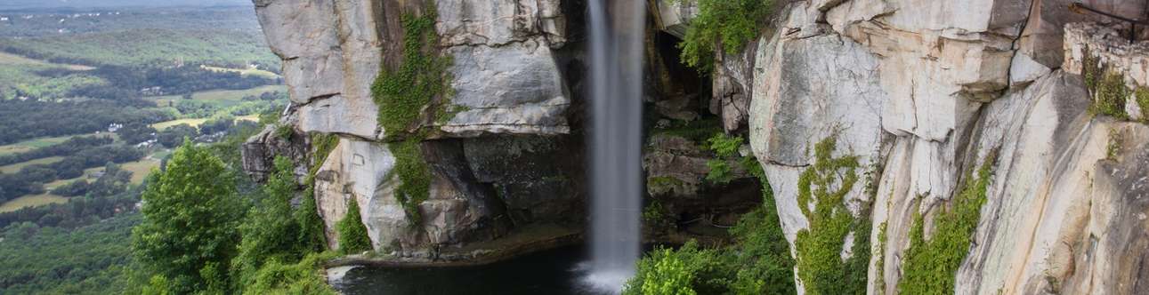 Visit the mesmerizing Lover's leap Waterfall in Sri Lanka