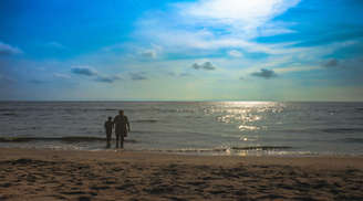 Enjoy a quiet day at the calm beaches of Kerala