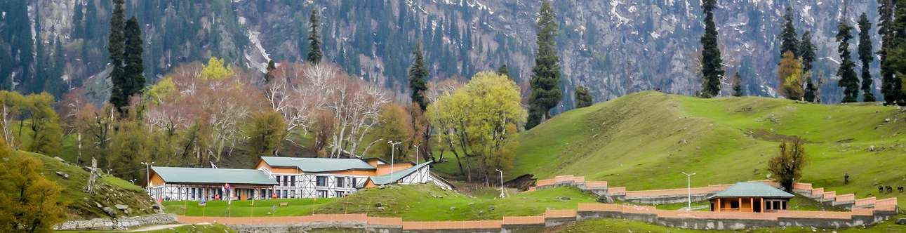 Spend some amazing time at the Betaab Valley