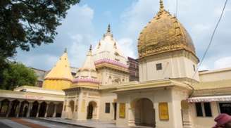 Witness beautiful seven lofty shrines in Raghunath Temple