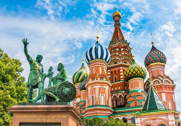 Admire the popular landmarks at the Red Square