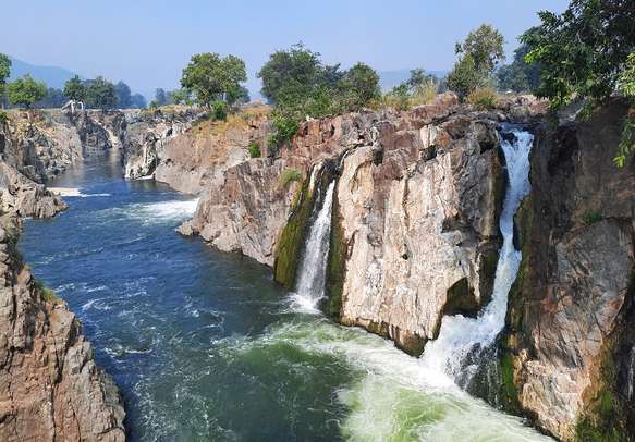 Be spellbound by the beauty of Hogenakkal Falls