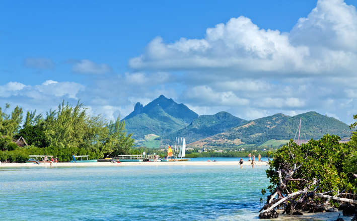 6N 7D Mauritius Honeymoon Tour With Catamaran Cruise
