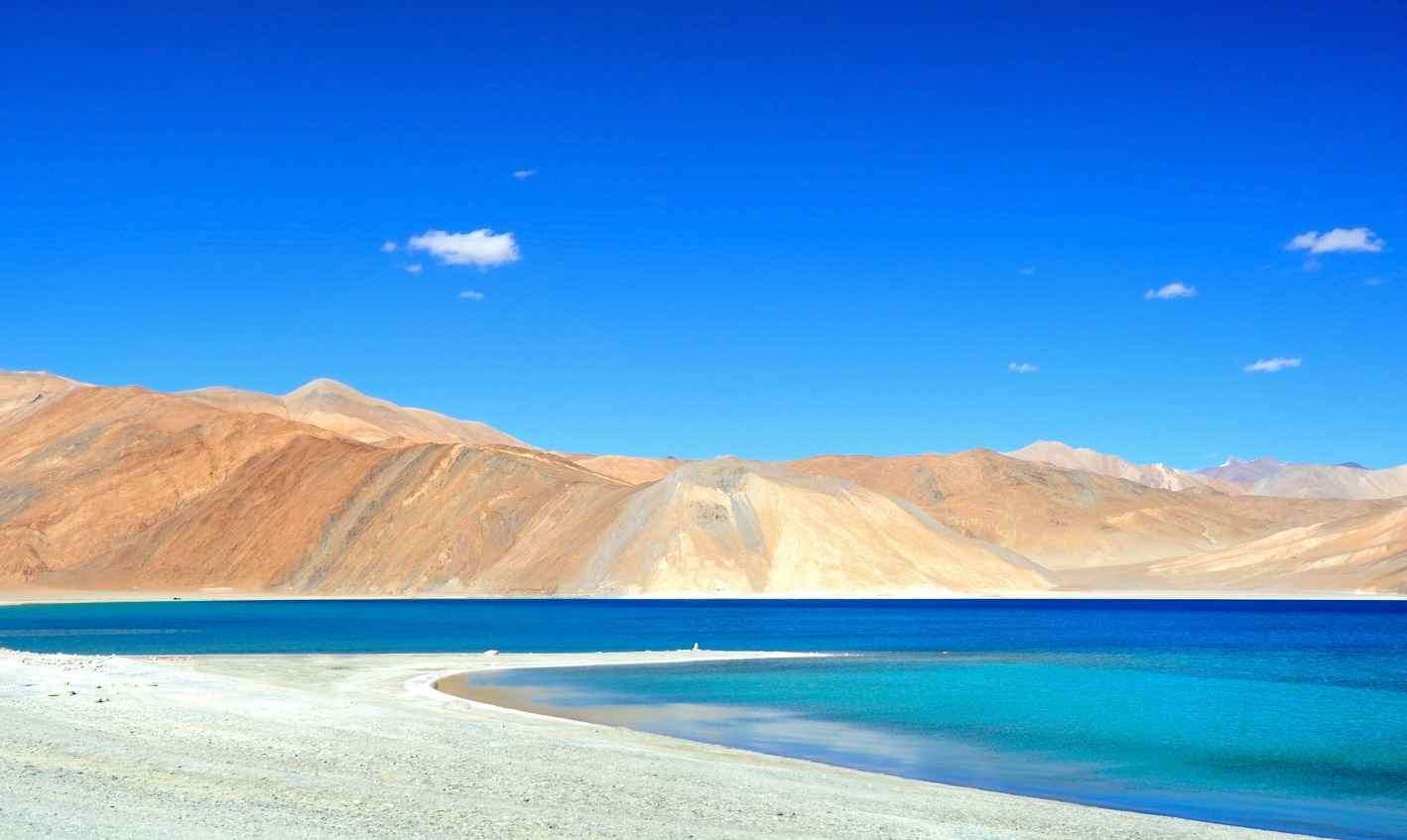 Romantic Leh-Ladakh Honeymoon Tour Package