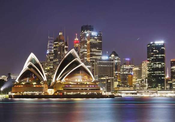 Get set to enjoy the beautiful views of the Sydney Harbor on this honeymoon trip