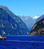 Snow Walks & Scenic Routes: New Zealand Tour Package 