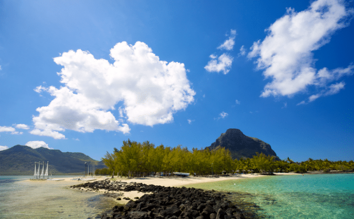 Romantic Getaway To Magical Mauritius On Budget