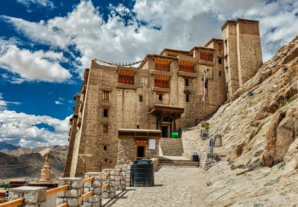 The Leh palace houses a rich collection of jewellery, ornaments, ceremonial dresses and crowns.
