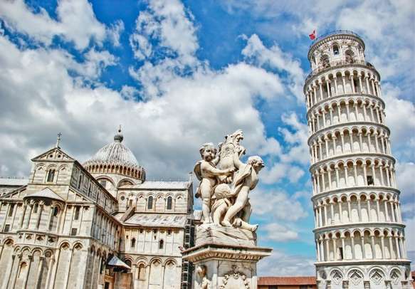 The leaning tower of Pisa, place of miracles, awaits you