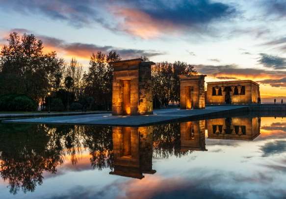 Nothing beats the wonderful experience that you have at the ancient Templo de Debod in Madrid