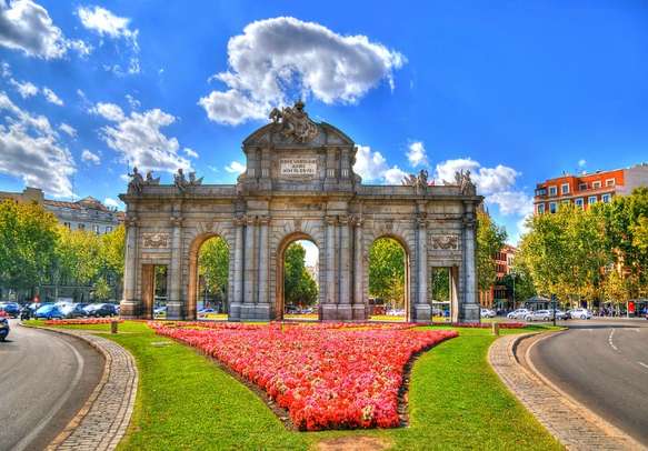 Watch the beautiful Puerta de Alcala (Alcala Gate) in Madrid