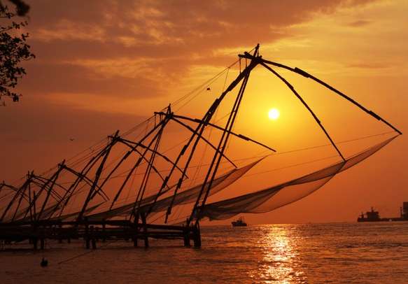 Enjoy the magical sunset on this Cochin tour itinerary.