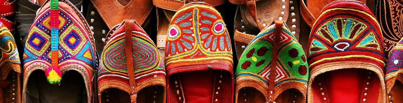 Pretty handicrafts and footwear at Kote Gate In Bikaner