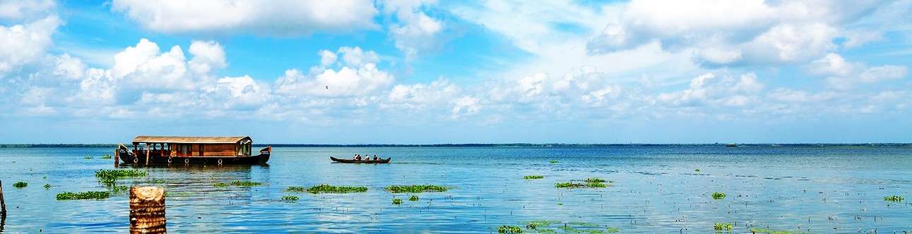 Go on a thrilling boat ride at Vembanad Lake In Kumarakom 