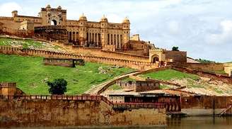 Christina Patrick (christina.patrick@traveltriangle.com) Be stunned by the architectural marvel of Amber Fort In Jaipur