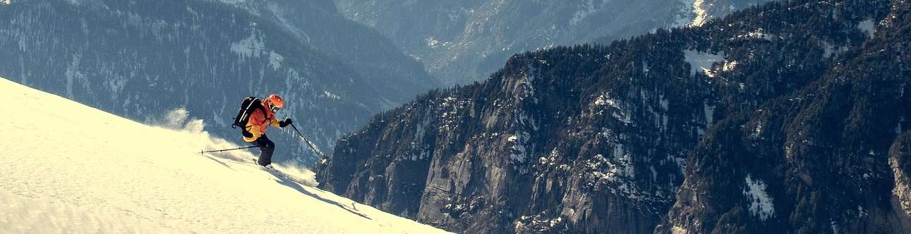 Experience the thrill of paragliding in Manali