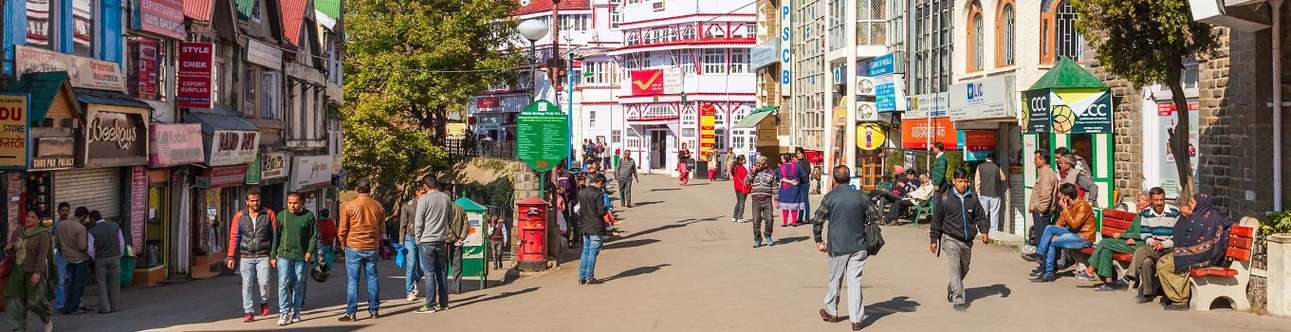 The famous shopping street in Shimla
