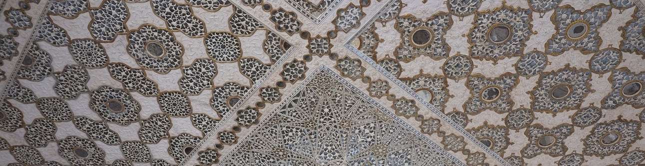 The mesmerizing beauty of Sheesh Mahal