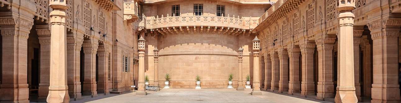 Enjoy a visit to one of the most opulent palaces of Jaipur