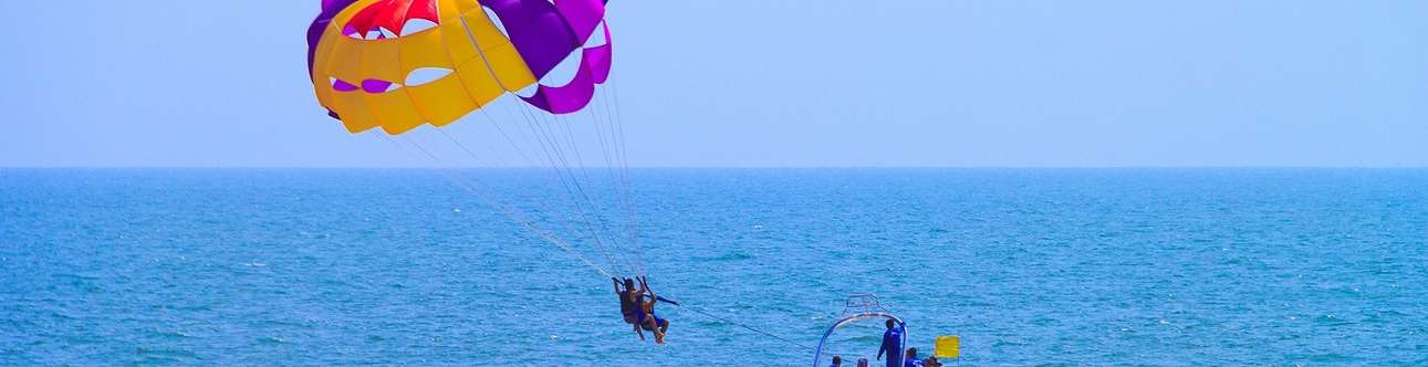 	Enjoy parasailing in Goa