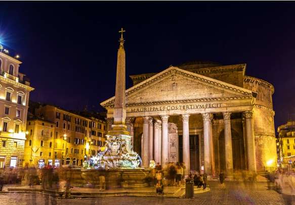 The scintillating night view of the Pantheon in Rome