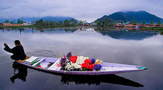 Have the time of your life at Dal Lake