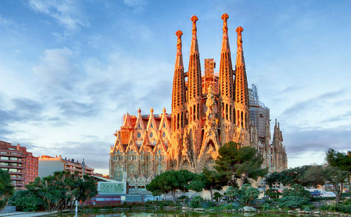 Amazing Barcelona Sightseeing Tour Package