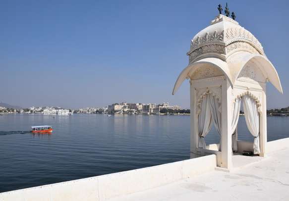Have a romantic trip to udaipur