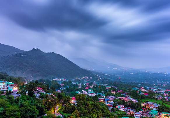 Marvel at the scenery of Dharamshala