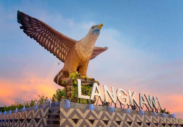 Visit Eagle Square in Langkawi on your Kuala Lumpur tour