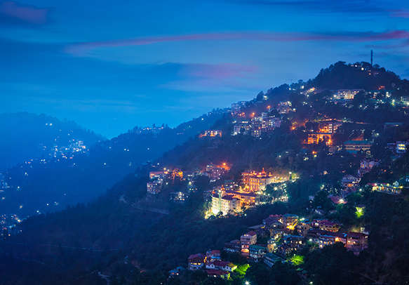 Enjoy sightseeing around the streets of Shimla 