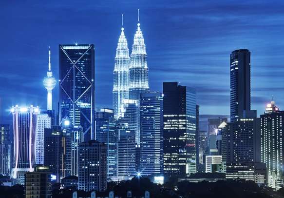 Watch the scintillating night of  Kuala Lumpur 