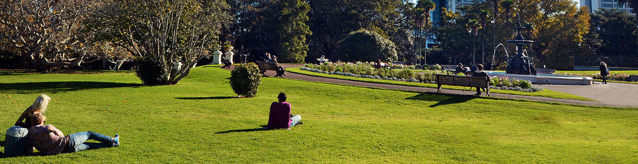 See the beauty of Albert Park in New Zealand.