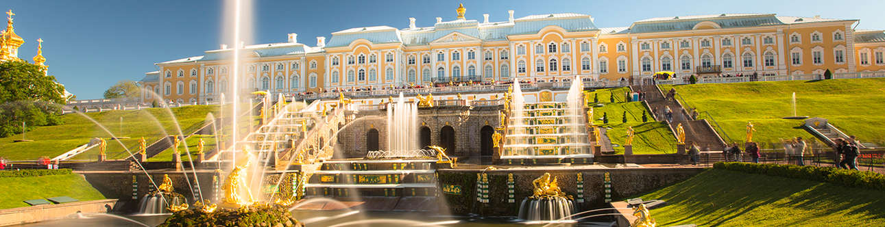 Visit the amazing Peterhof Palace in St Petersburg