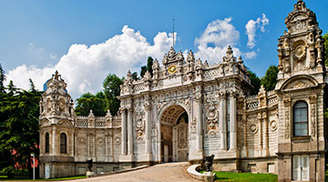 Have fun at the Dolmabahce palace in Istanbul
