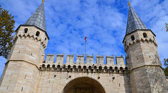 Explore the Topkapi Palace In Istanbul