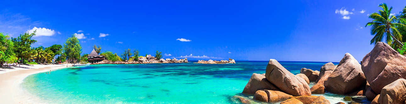 Have a great time in Praslin Island