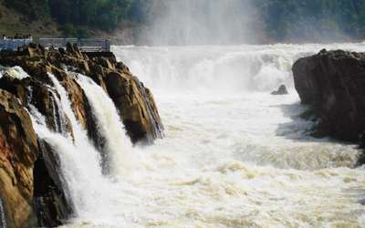 Witness the frothing white Dhuandhar Falls in Jabalpur