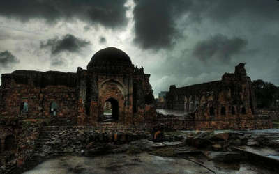 The dark and grimy ruins of Firoz Shah Kotla Fort — A haunted place in Delhi