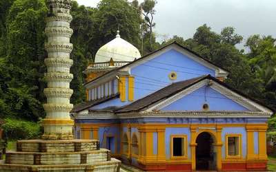 visit Shri Saptakoteshwar Temple in goa