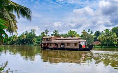 alleppey backwaters